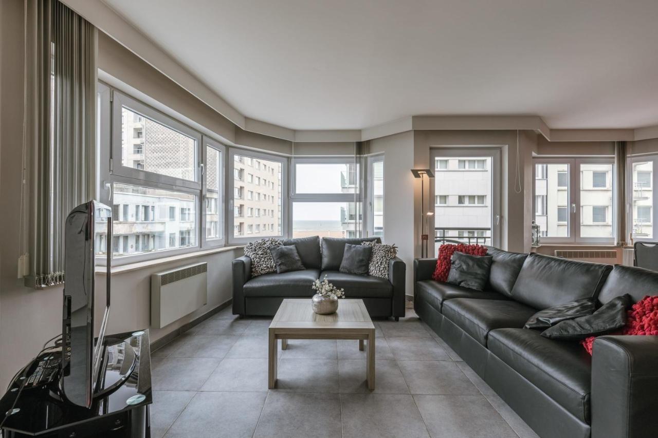With Lateral Sea View & Private Parking Apartmán